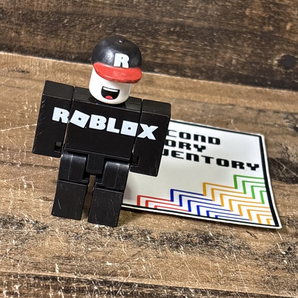 Roblox Boy Guest Series 2 Action Figure with R Hat Cap Happy RARE NO CODE